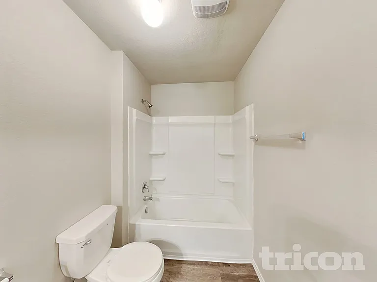 8506 Amistad Cv — Photo 10