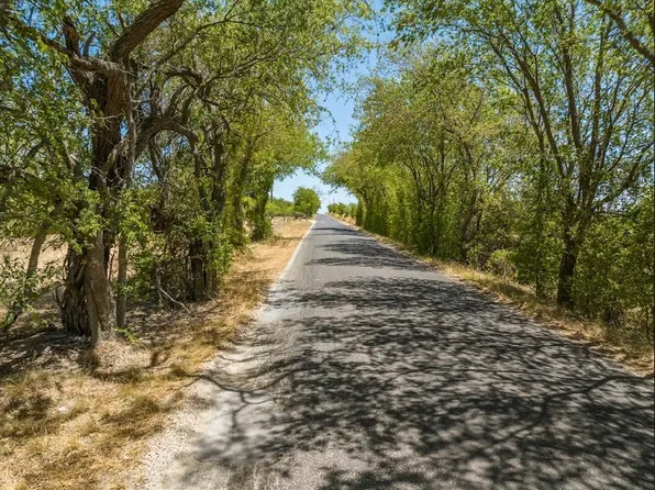 Garrett Ln, China Spring, TX 76633