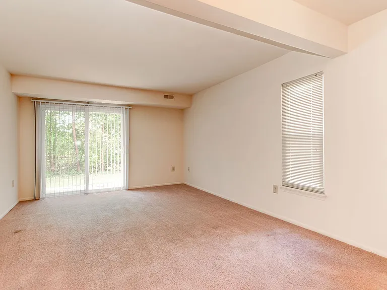 Hunter's Run Apartments — Photo 16