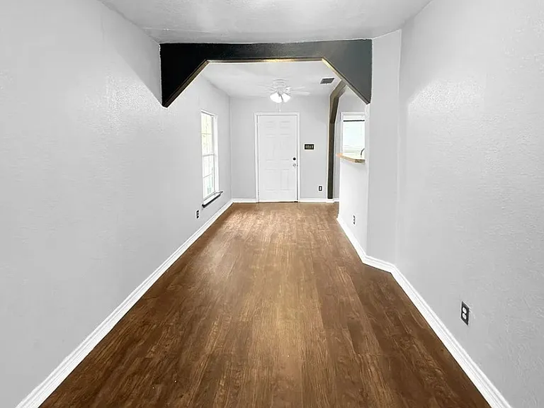 410 Mayborn Dr — Photo 5