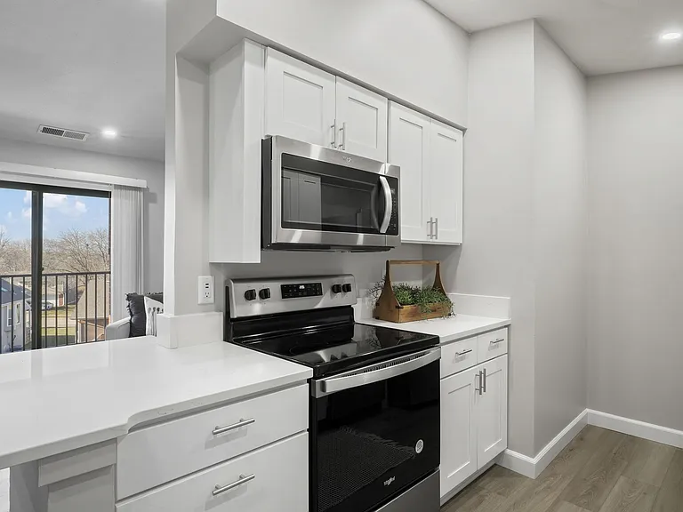 Oak Brook Park Apartments — Photo 12