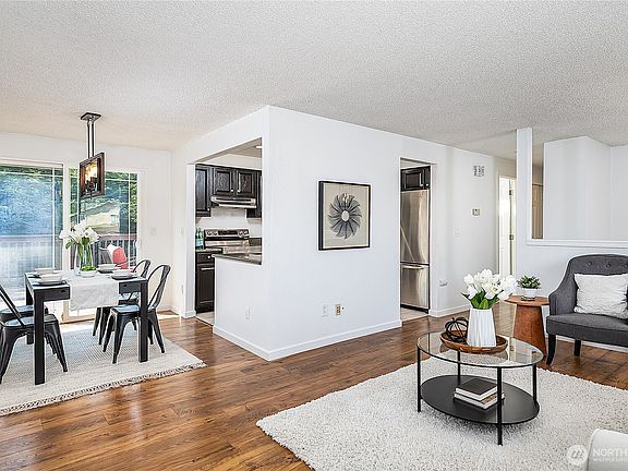5th image of 6718 20th Street NE