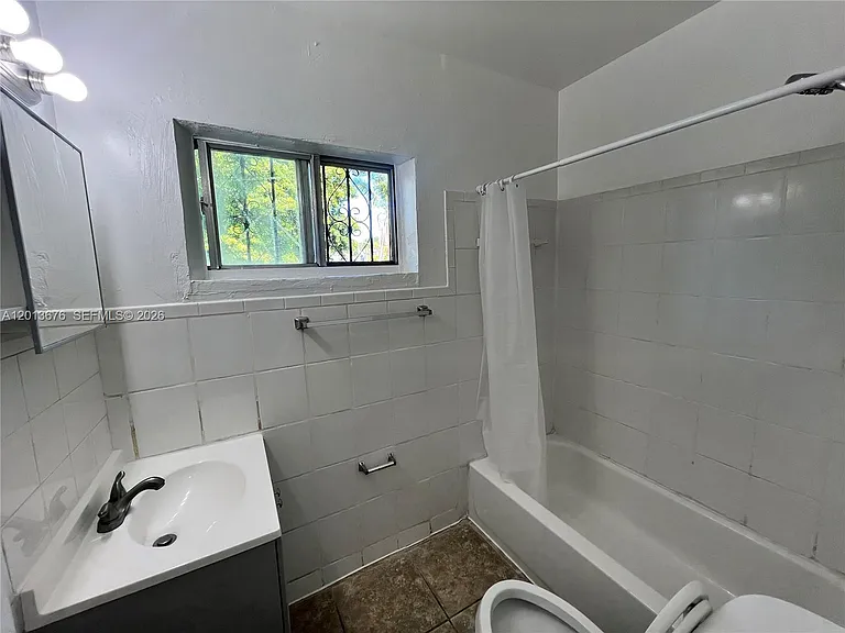5600 NE 1st Ave #2 — Photo 6