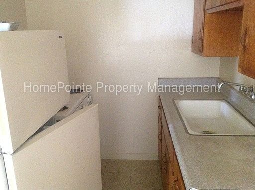 2nd image of 2325 Boxwood St APT 6