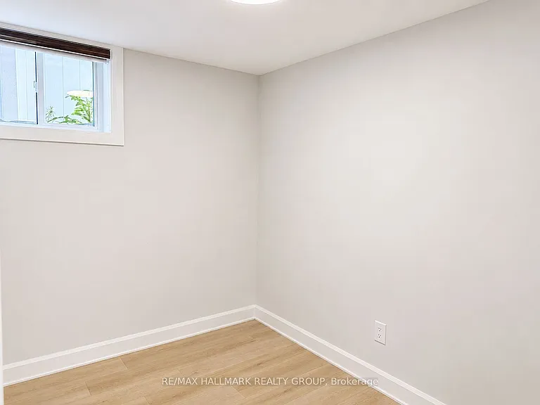 735 Borthwick Ave — Photo 6