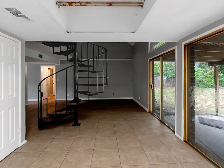 3325 Valley Bend Rd — Photo 17