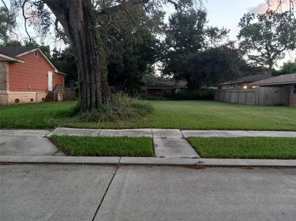 6327 Fairfax Pl, New Orleans, LA 70131