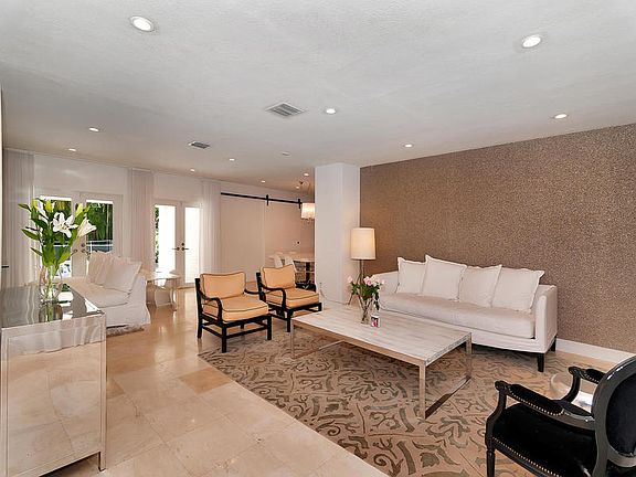 4th image of 94 Bay Heights Dr