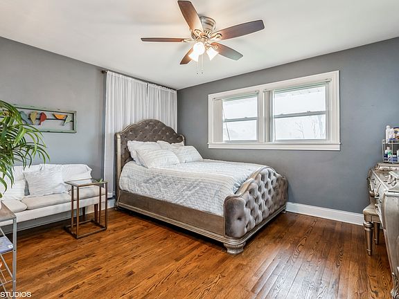 4th image of 9401 Tulley Ave
