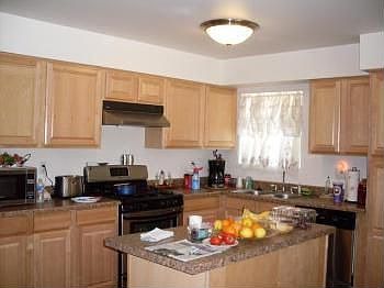 2nd image of 221 McKinley St