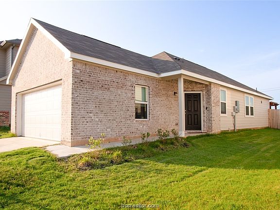 2nd image of 1426 Desire Ln