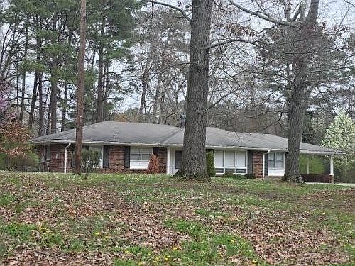 2nd image of 3016 Garden Lakes Blvd NW