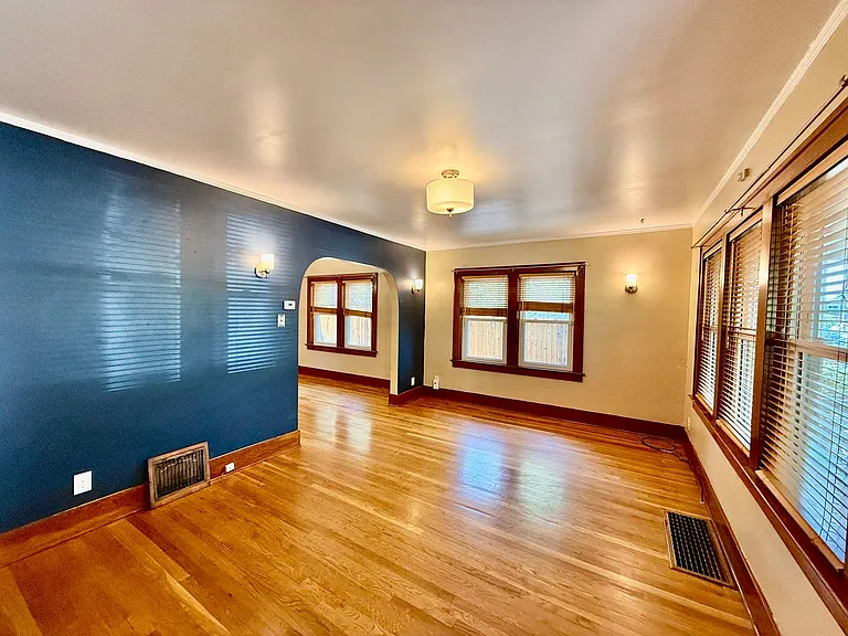 519 S Cedar St — Photo 3