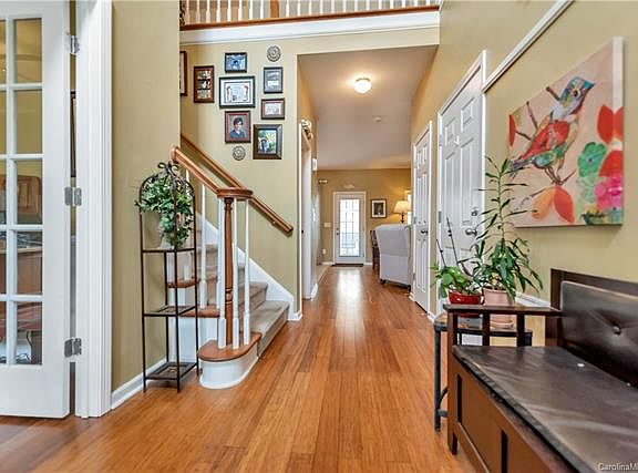 3rd image of 923 Carole Summey Dr