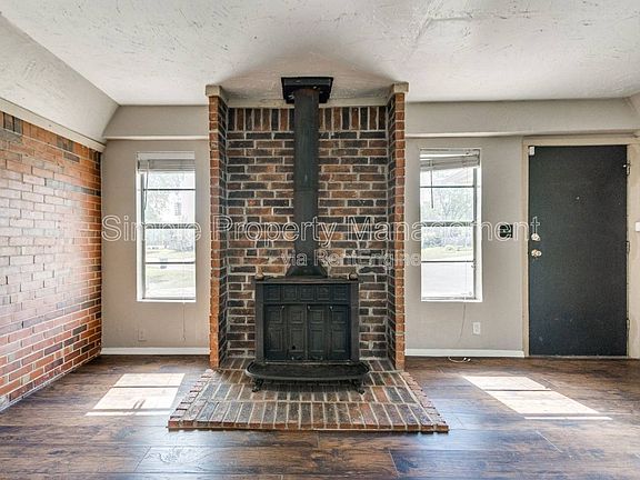 3rd image of 2617 Greystone Ct