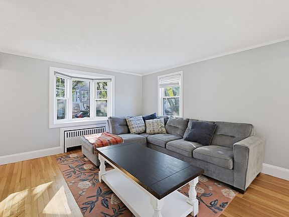 4th image of 57 Harrington Ave