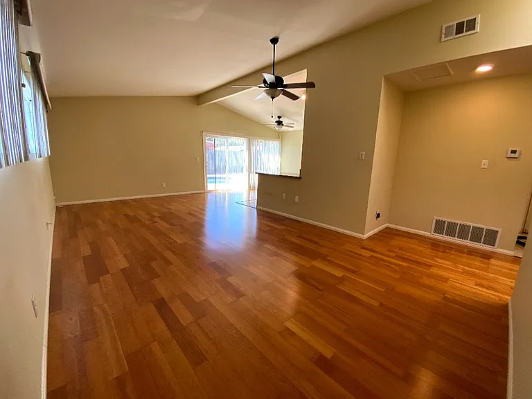 4218 Mount Putman Ave — Photo 4