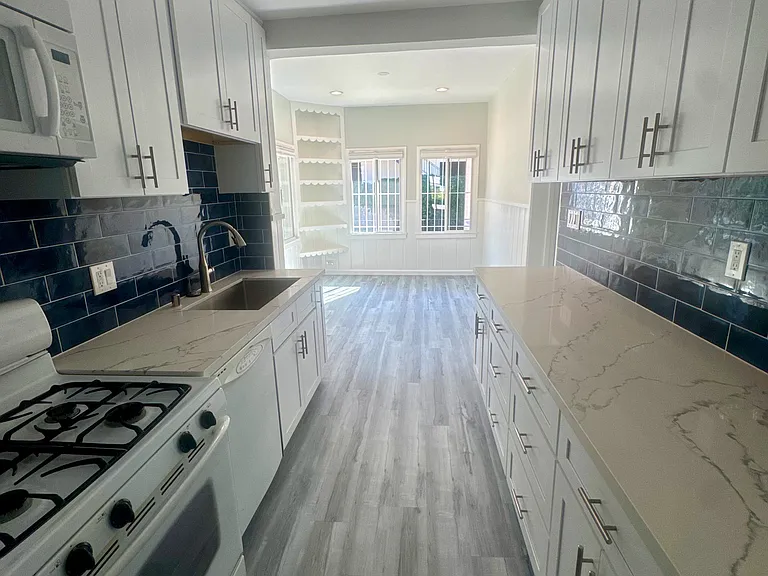 6318 Primrose Ave — Photo 4