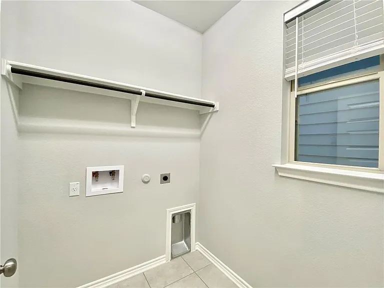 1701 Yaupon Grove Ln — Photo 4