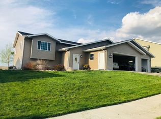4708 Corvette St NW, Mandan, ND 58554