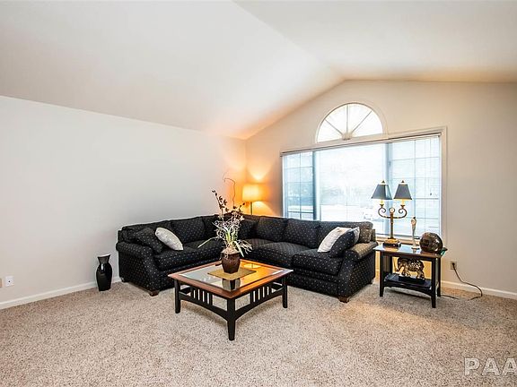 3rd image of 815 W Country Meadows Ln