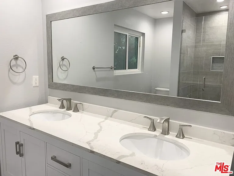 22700 W Flamingo St — Photo 30