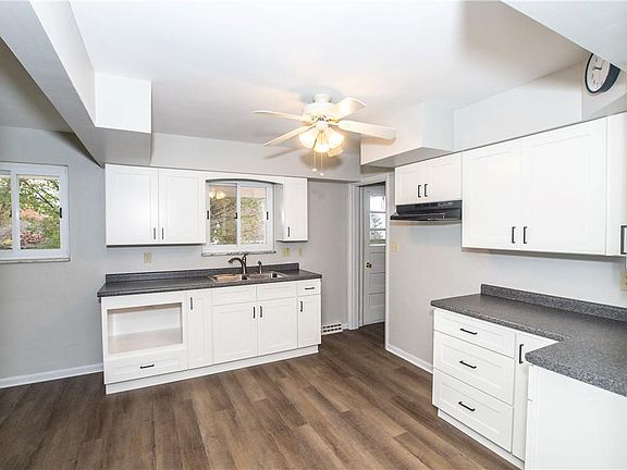 5th image of 14 Evergreen St