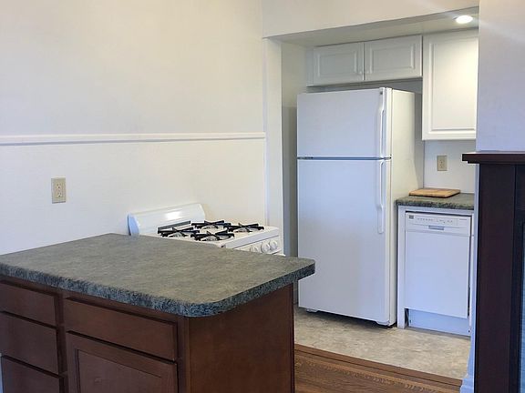 2nd image of 1120 Park Ave #1