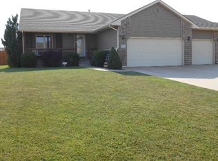 2808 N Birchwood Ct, Augusta, KS 67010