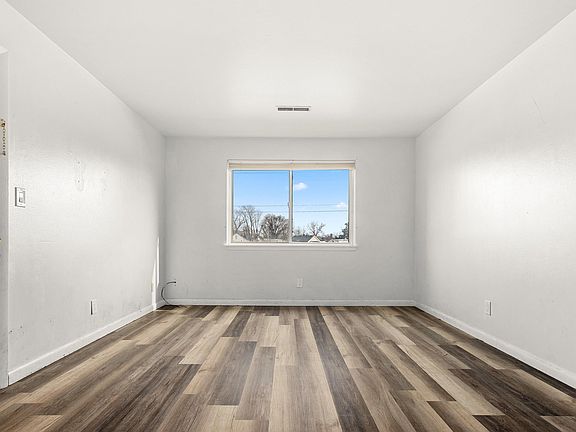 5th image of 3623 N Sterling Ave