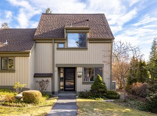 781 Heritage Vlg #B, Southbury, CT 06488