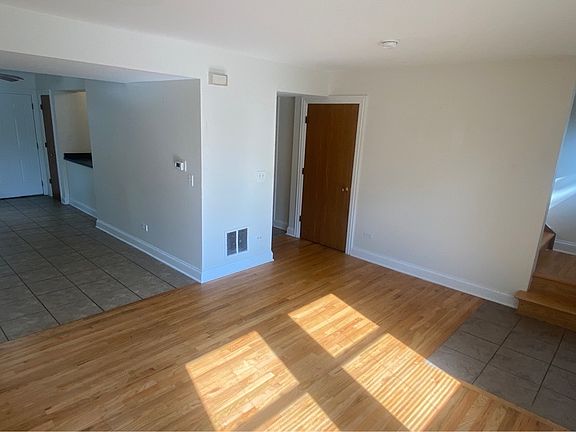 3rd image of 604 Grand Ave
