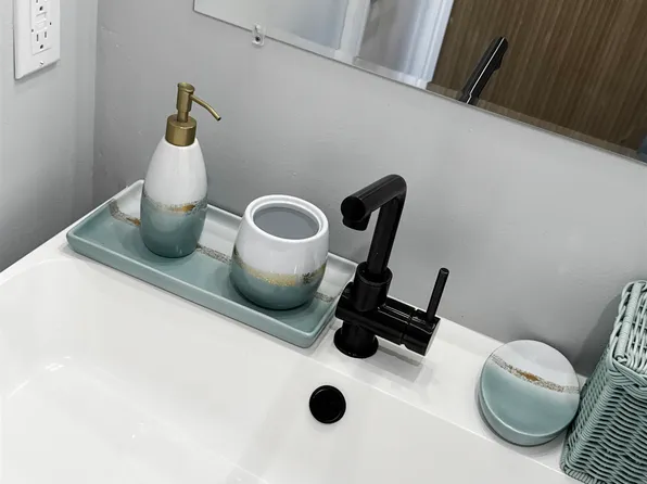 29 Carlton Avenue image 20 of 32