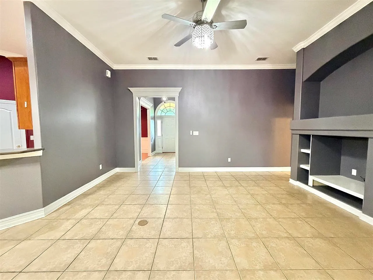 4 bed, 2286 sqft, $2,800 — Photo 3