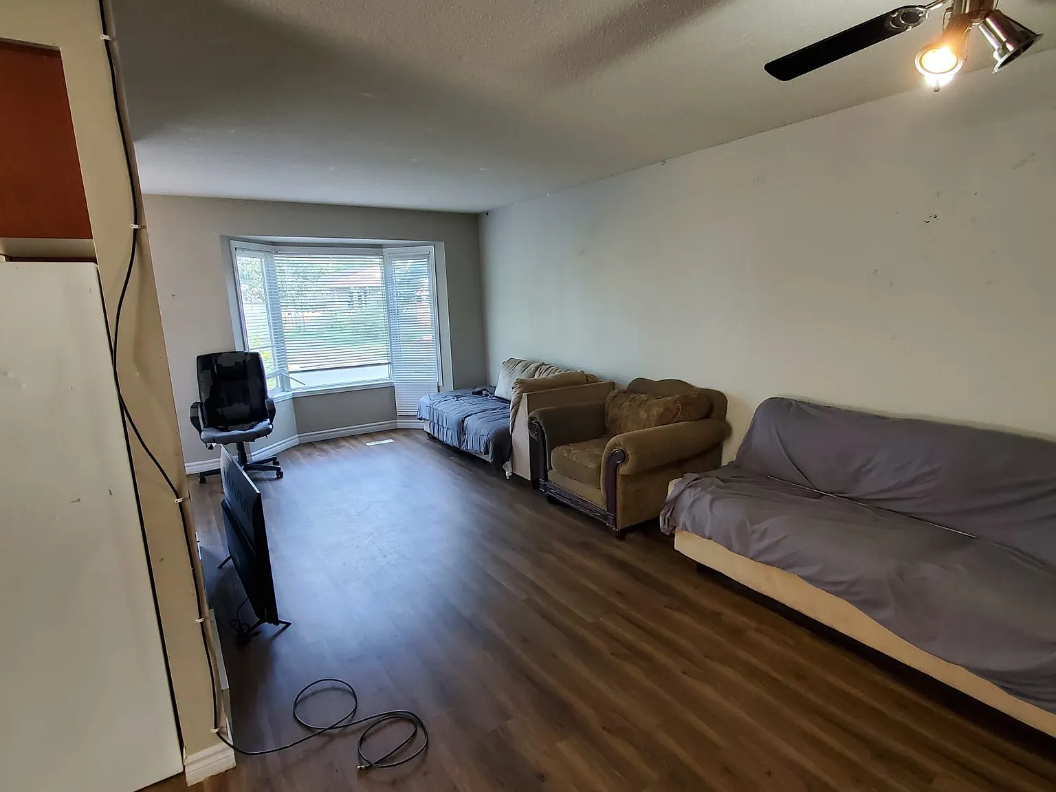 5 bed, $3,000 — Photo 2