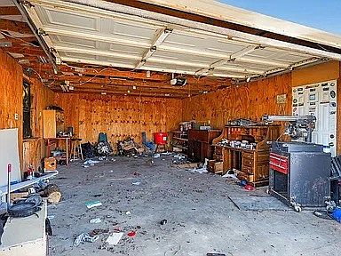 4th image of 801 N Main St