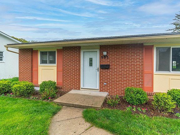 3rd image of 963 Amberly Pl