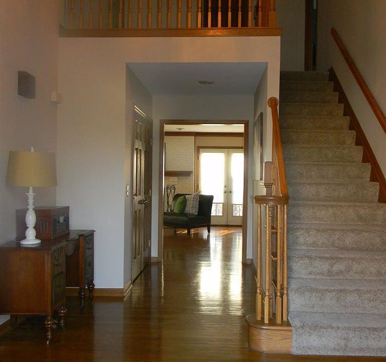 1st image of 9909 N Bay Pl