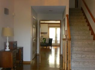 9909 N Bay Pl, West Chester, OH 45241