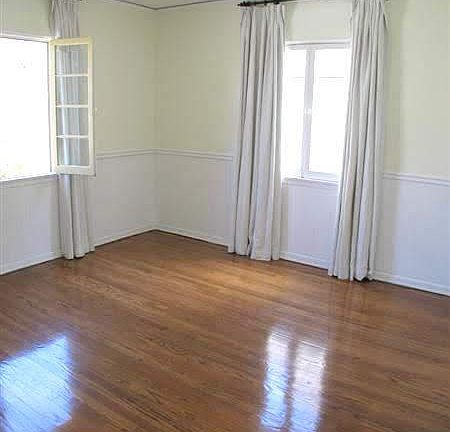 3rd image of 833 N Sweetzer Ave #1/2