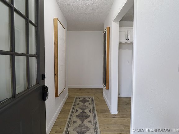 4th image of 825 W 23rd St N