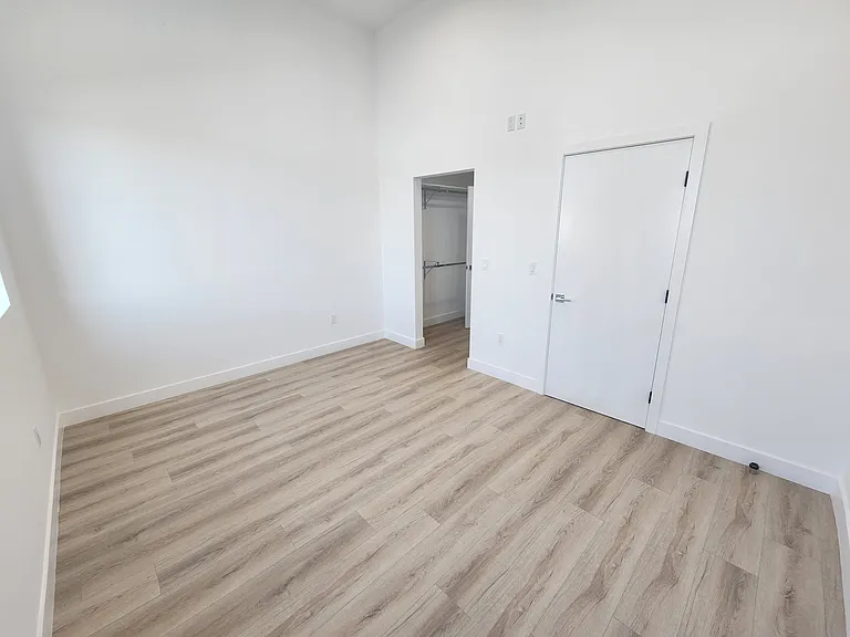 6061 Fulton Ave #6 — Photo 42