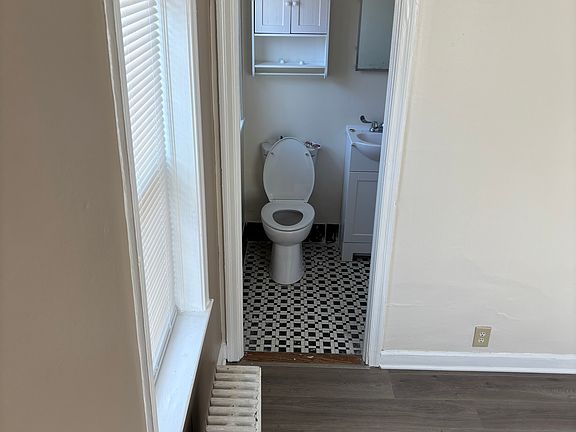 4th image of 957 N Main St #3