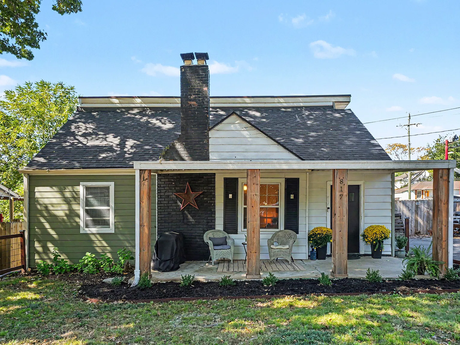 2 bed, 1050 sqft, $3,175 — Photo 2