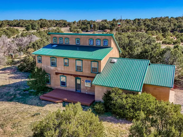 10 Quail Run Rd, Tijeras, NM 87059