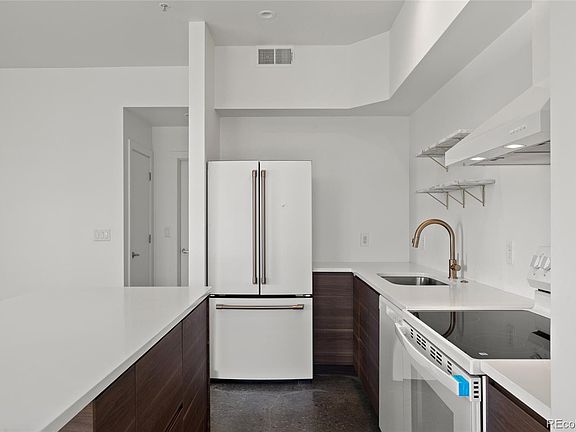 4th image of 3149 Blake St #101-L