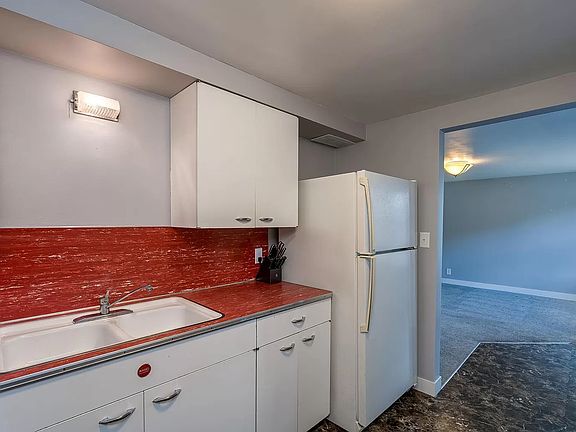 3rd image of 519 Madison Ave #1
