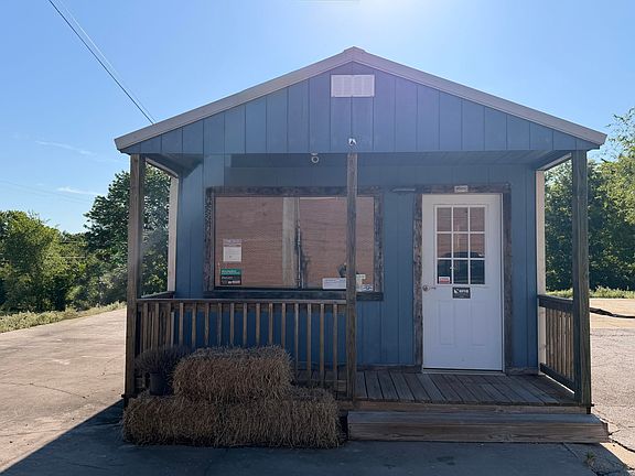2nd image of 202 32 Street