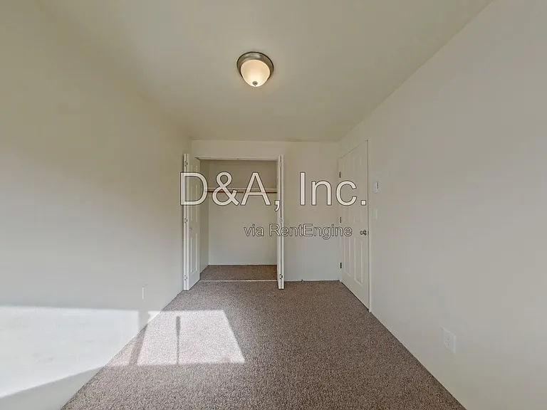 110 NE Conifer Blvd #11 — Photo 9