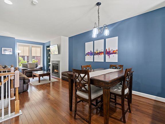 5th image of 2509 S Kenmore Ct #1